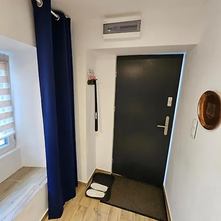 Max Przy Zamku Apartman *